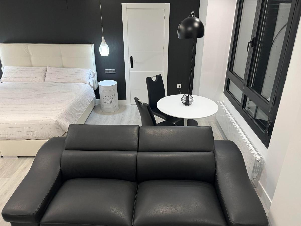 Black And White Suite "La Marinera" Castro Urdiales Dış mekan fotoğraf