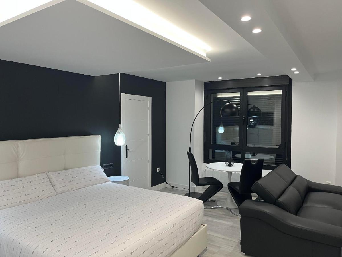 Black And White Suite "La Marinera" Castro Urdiales Dış mekan fotoğraf